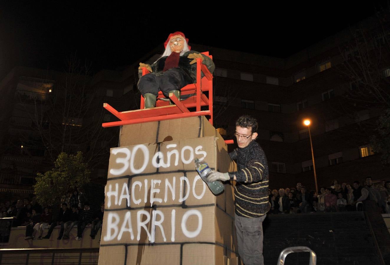 Quema de el `Pelele´ en la celebración de Las Candelas en la plaza de Santa Maria de la Cabeza, 2009